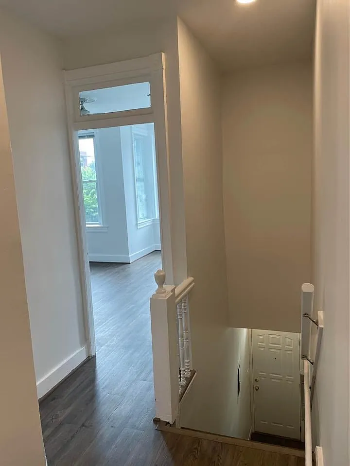2 bed, 750 sqft, $2,499 — Photo 2