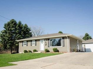 489 Dardis Dr, Burlington, WI 53105