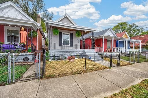 4th image of 418 Delmar Pl