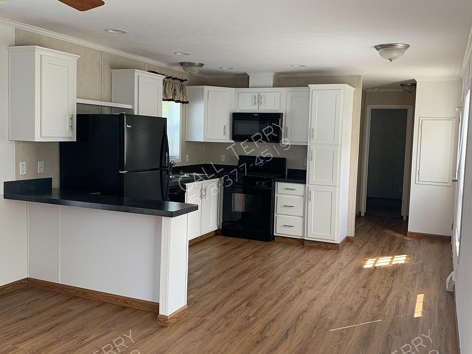 1st image of 301 Boston Dr