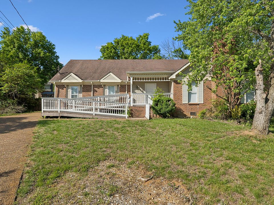 1st image of 3104 Country Lawn Dr