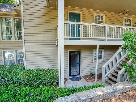 5th image of 606 Country Park Dr SE