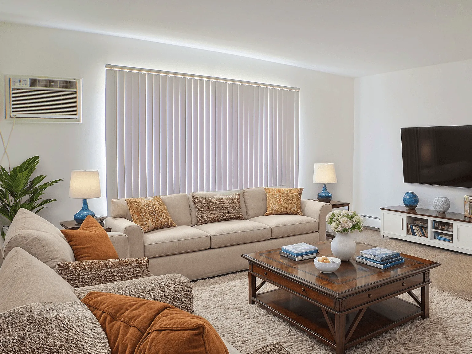 Franklin Square Apartments — Photo 3