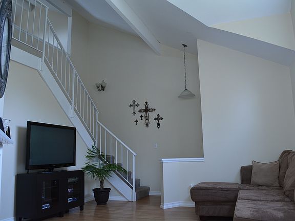4th image of 26754 Claudette St Unit 434