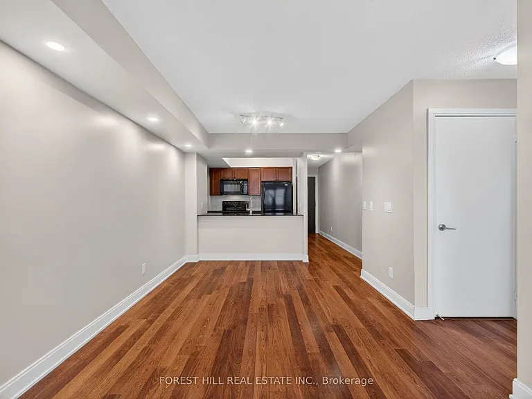 135 Village Green Sq #3125 — Photo 13