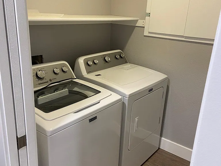 885 Parthenon Ct — Photo 11