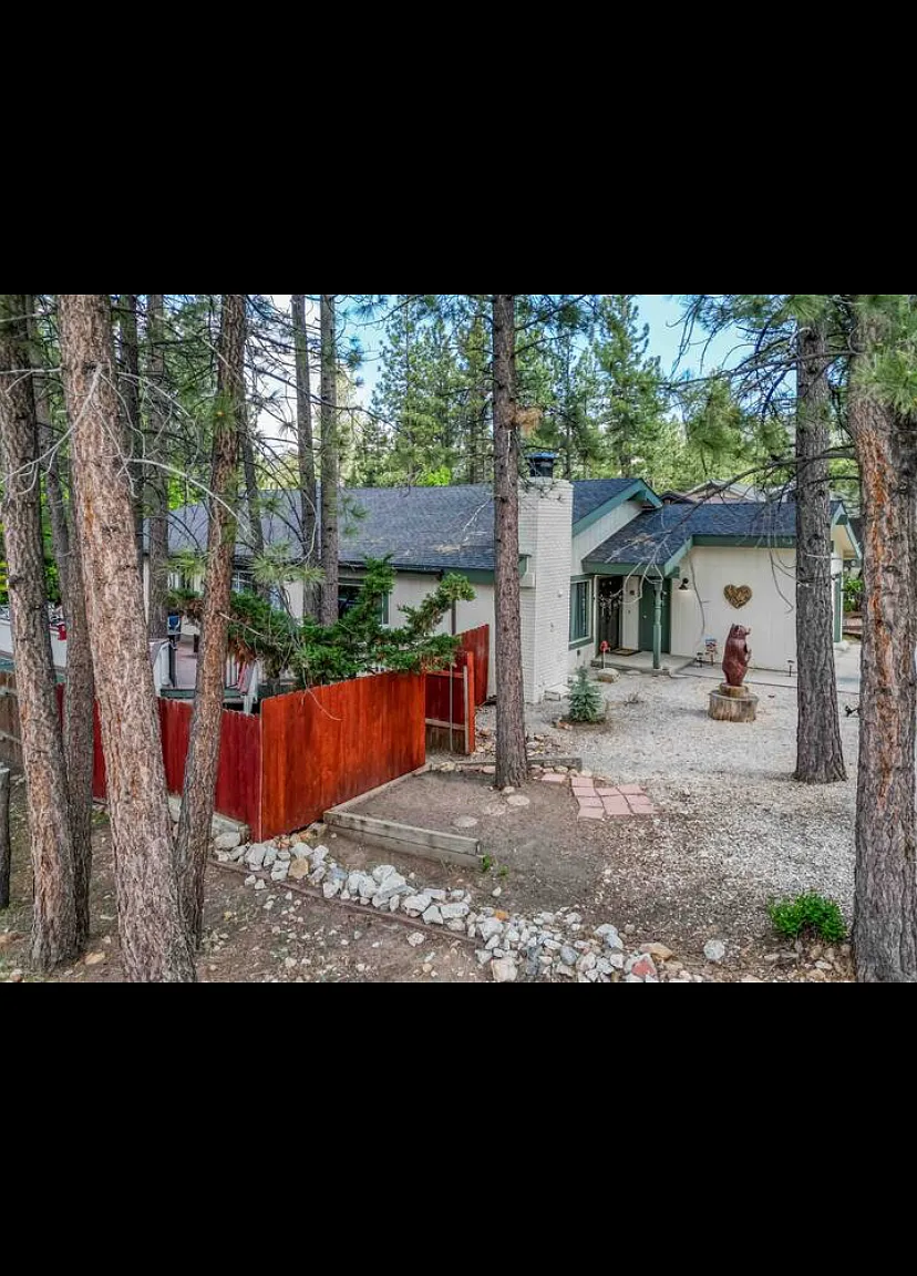 4 bed, 3.5 bath, 2100 sqft, $3,450 — Photo 2