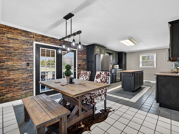 5th image of 16 Clayton Acres Rd