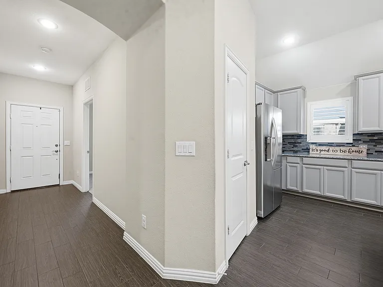 405 Windward Dr — Photo 13