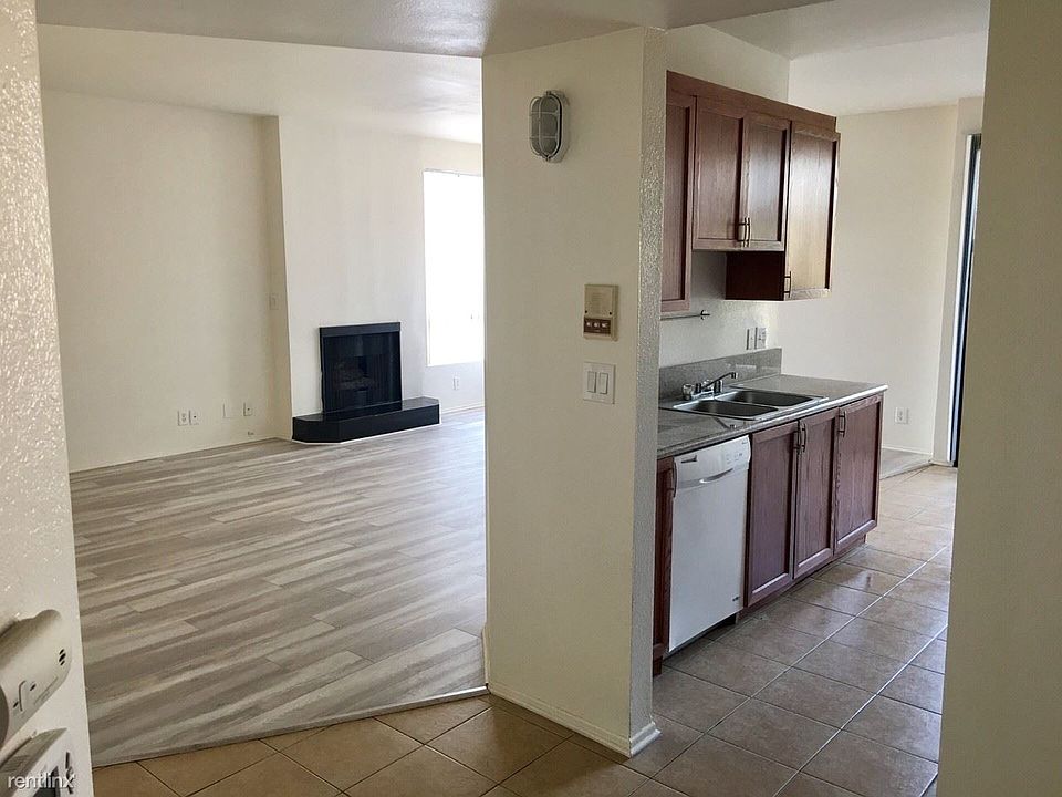 1st image of 4343 Whitsett Ave APT 302