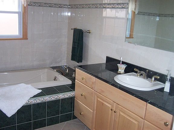 marble counter jetted tub