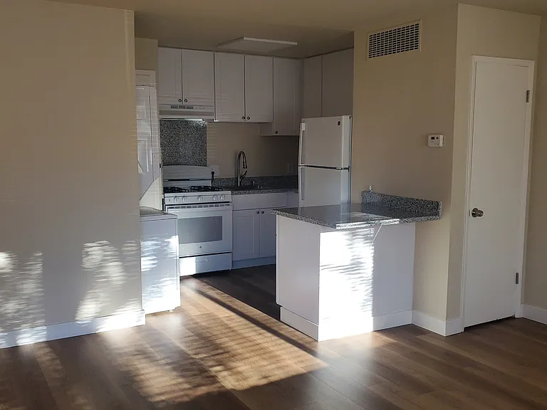 1590 Detroit Ave — Photo 2