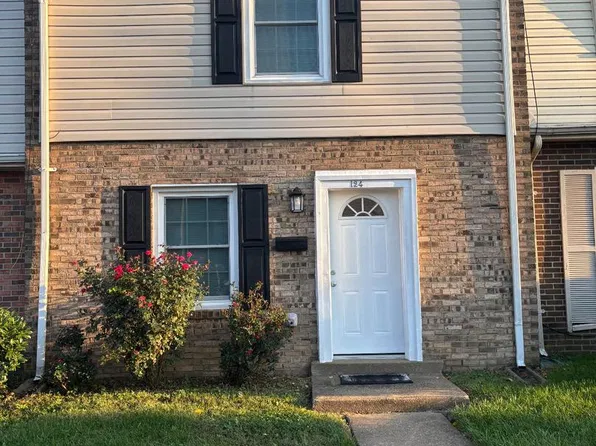 124 Hughey Ct, Fredericksburg, VA 22401