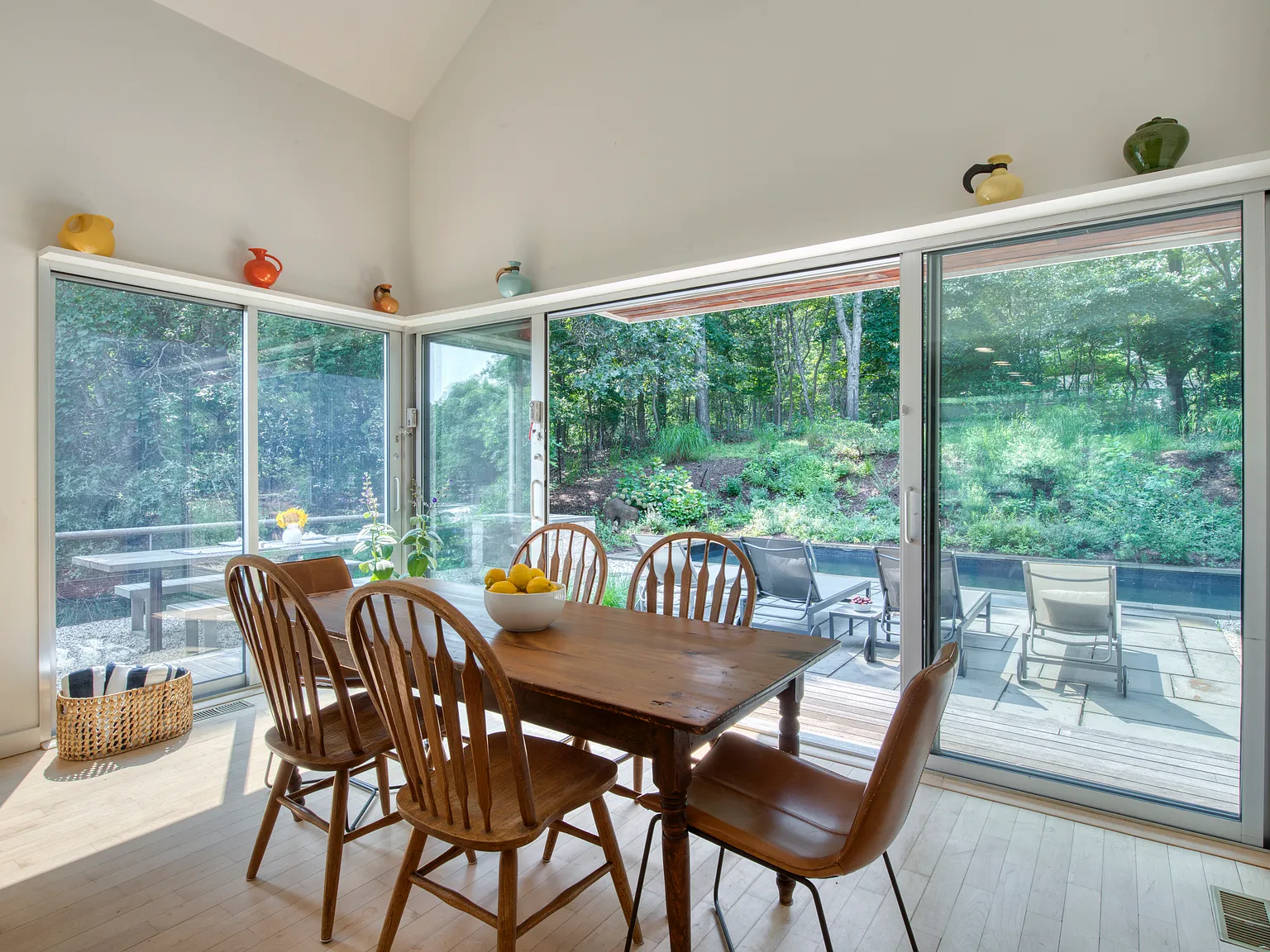 Modern Bungalow in Sag Harbor — Photo 3