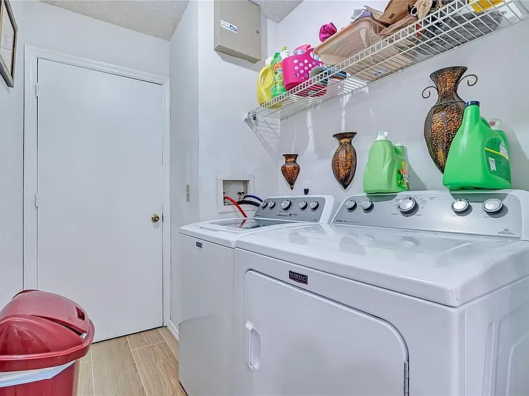 112 Lakepointe Cir — Photo 18