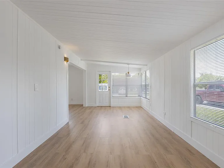 814 Roseapple Ave — Photo 6