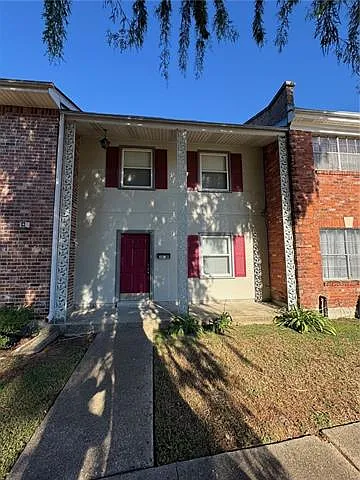 2 bed, 1.5 bath, 1171 sqft, $1,700 — Photo 1