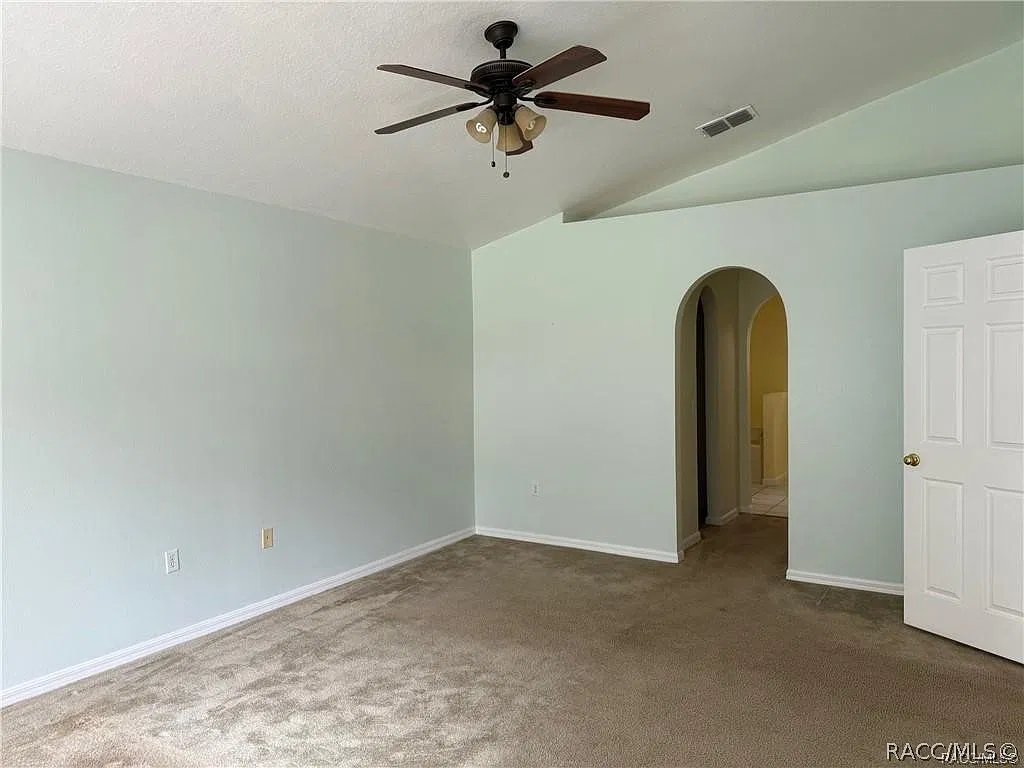 4 bed, 2.0 bath, 2238 sqft, $2,000 — Photo 4