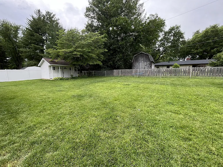47 Carnation Dr — Photo 31