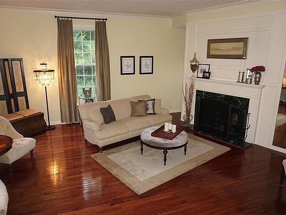 4th image of 3704 Parkhill Cir NW