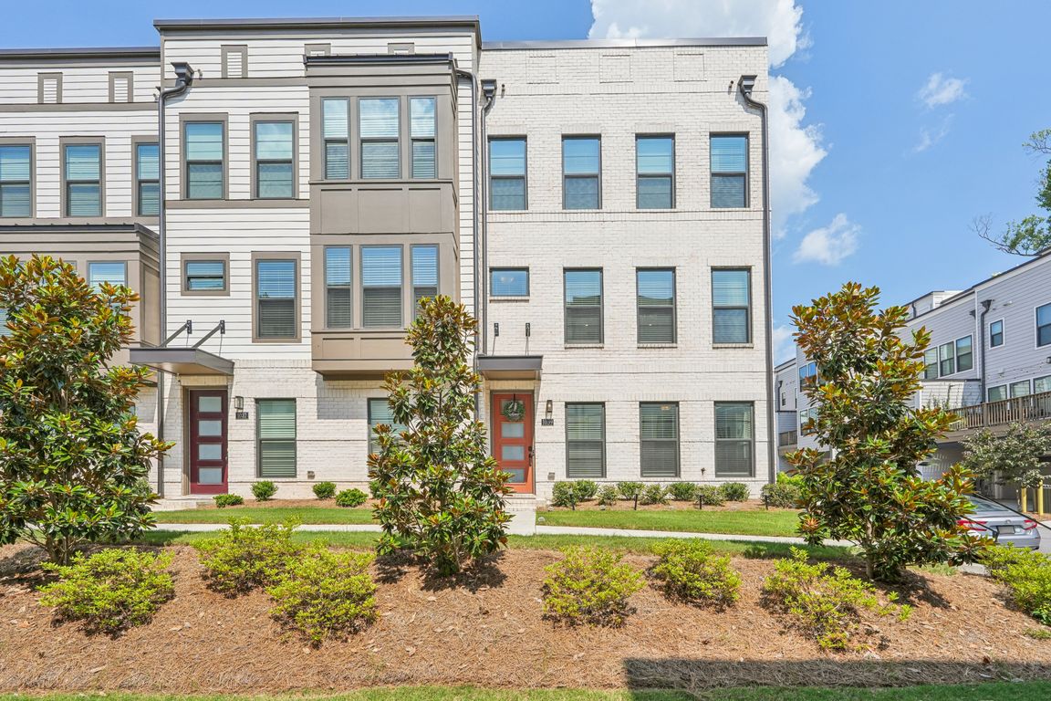 Burnside Pl-S0907-001.jpg