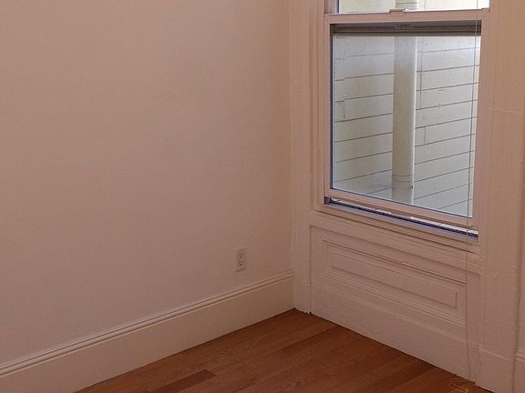 4th image of 1252 Golden Gate Ave