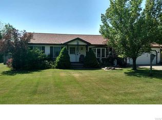 7806 Feddick Rd, Hamburg, NY 14075