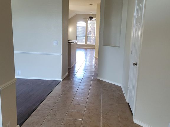 3rd image of 11199 Blackhawk Dr
