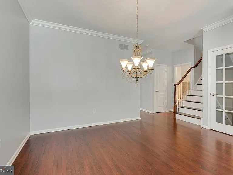 345 Huntington Dr — Photo 6