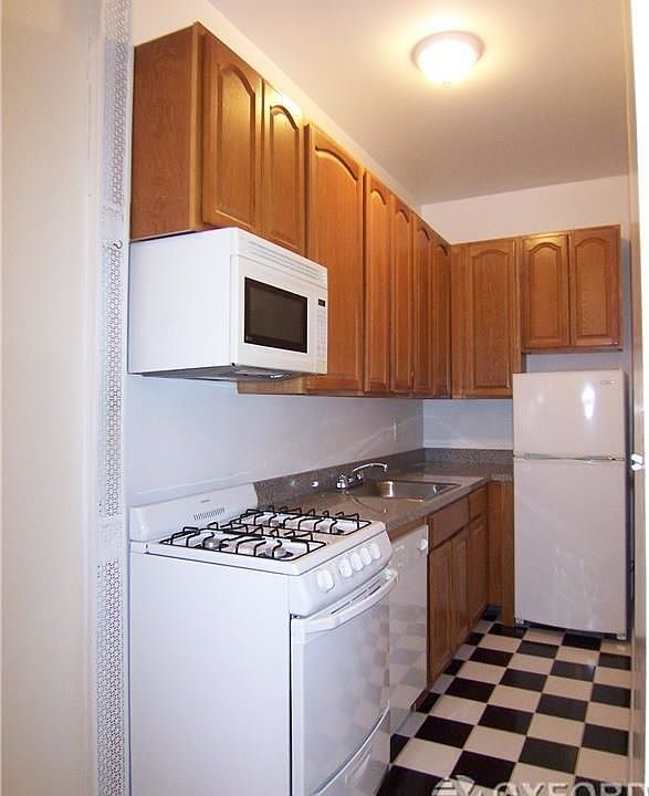 1st image of 461 W 49th St APT 1A