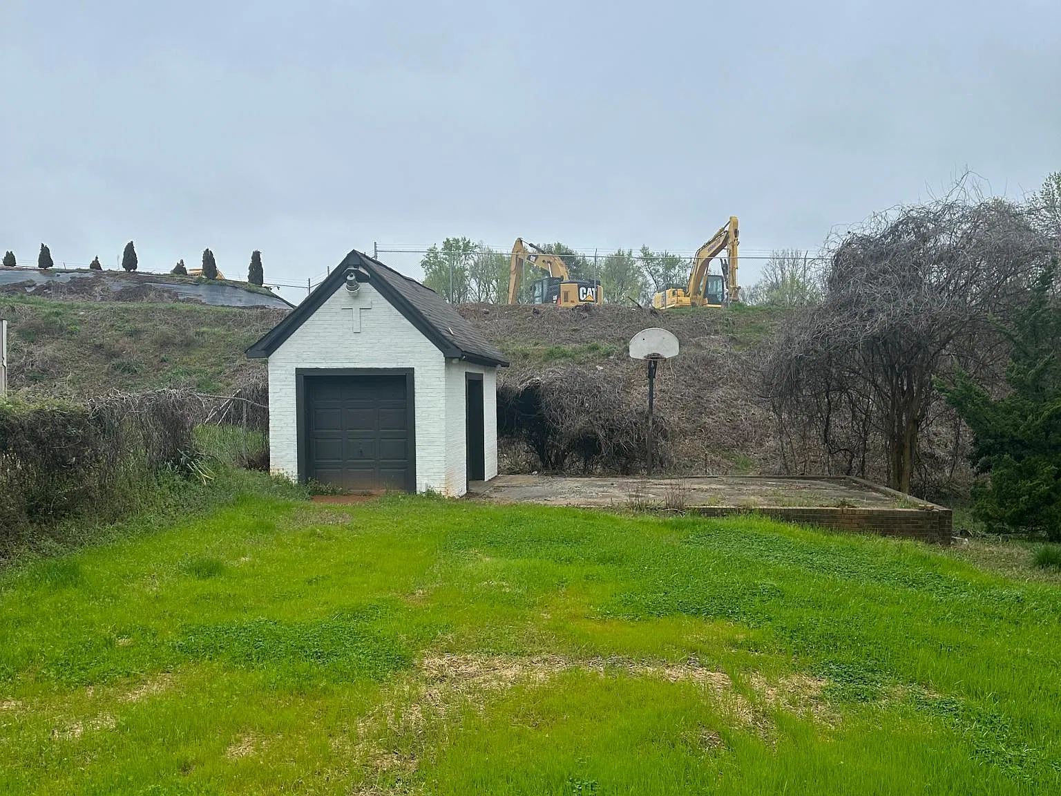 3 bed, 1015 sqft, $2,100 — Photo 2