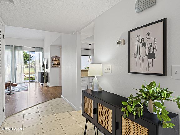 2nd image of 7 COVE Road