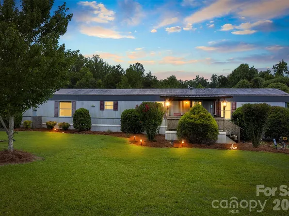 2143 Templeton Rd, Clover, SC 29710