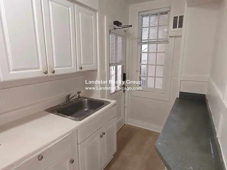1233 Chicago Ave #11 — Photo 14
