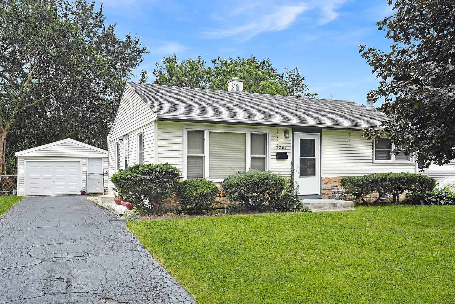 2801 Campbell St photo 1