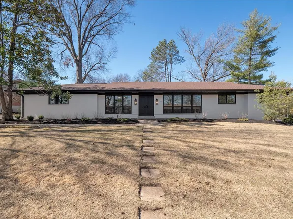 9 Birnawoods Ln, Saint Louis, MO 63132