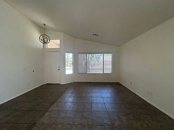 3 bed, 2.0 bath, 2005 sqft, $2,395 — Photo 4