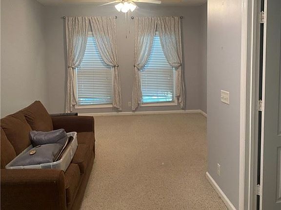 5th image of 371 Wellington Pl