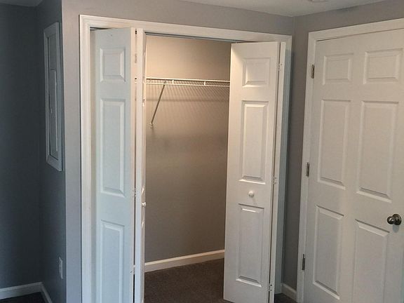 4th image of 103 E 3rd St #2