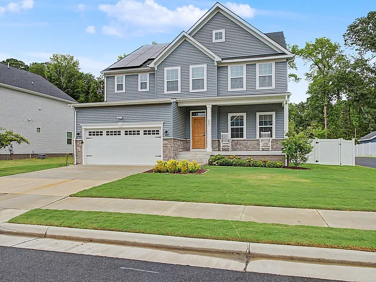 239 Darden Dr — Photo 1