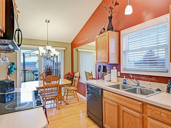5th image of 3105 Derby Ln