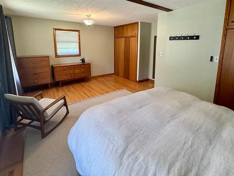 701 Dell Ln — Photo 9
