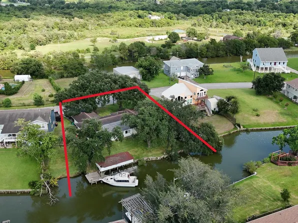 211 Rue Orleans St, Baytown, TX 77520