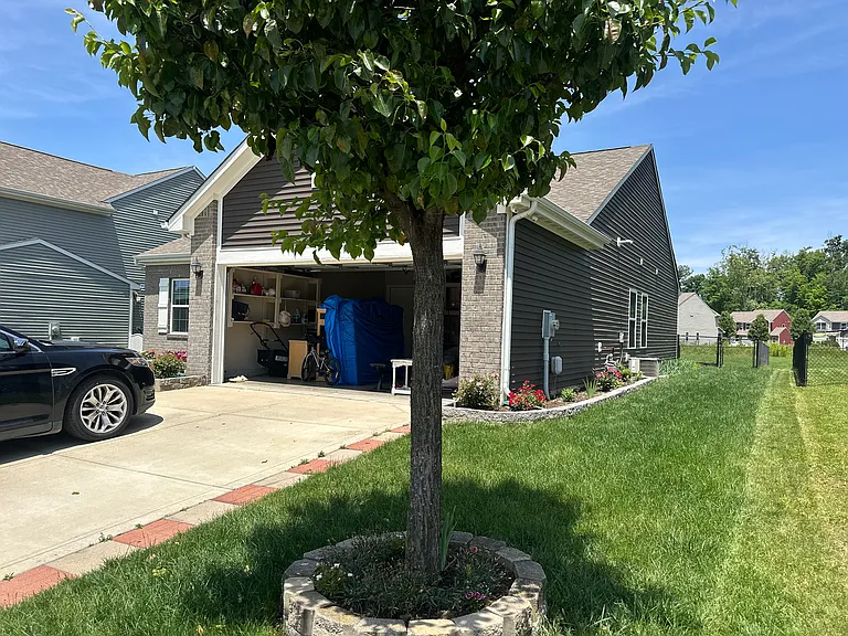 7156 Moultrie Dr — Photo 2