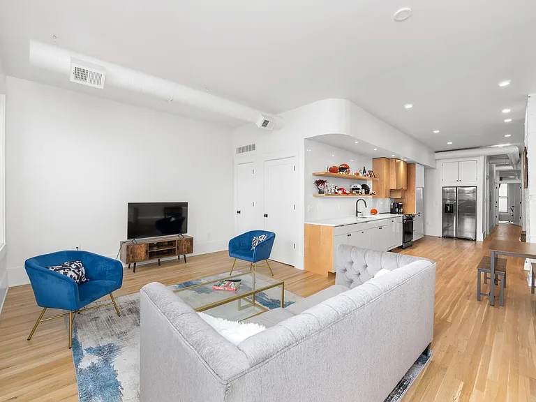 133 W Elder St #2 — Photo 10