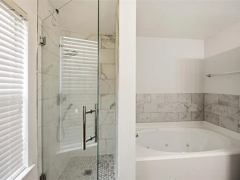 422 Laurel Pine Dr — Photo 3