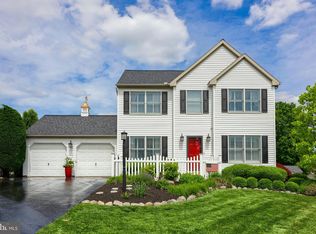 11 Bittersweet Path, Willow Street, PA 17584