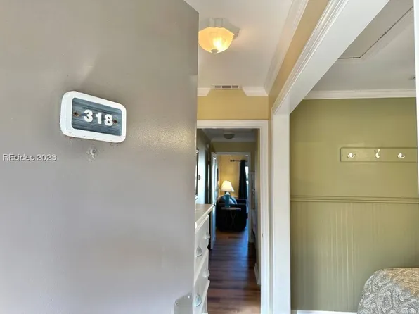 4 N Forest Beach Dr APT 318, Hilton Head Island, SC 29928