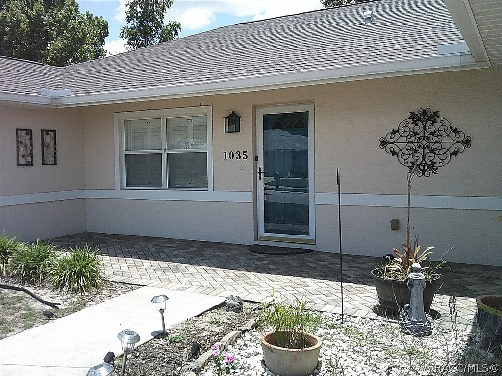 3 bed, 1432 sqft, $2,200 — Photo 3