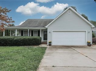 111 Cale Dr, Burlington, NC 27215